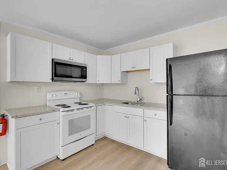 302 Schoolhouse Rd #B — Photo 11