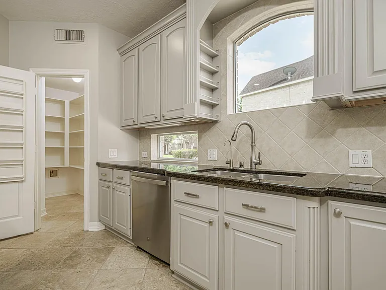 6331 Collina Springs Ct — Photo 6