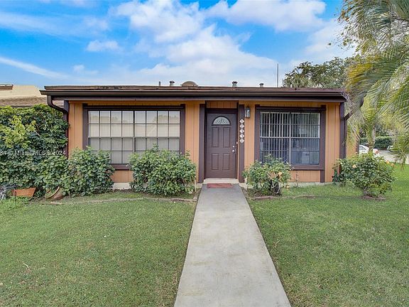 5th image of 10330 Juniper Ct #10330