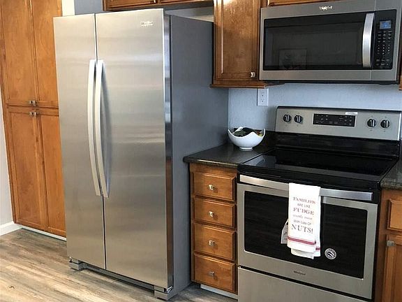 3rd image of 2591 El Portal Dr APT B