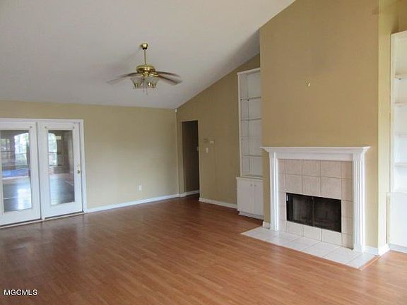 3rd image of 10568 Steeplechase Dr