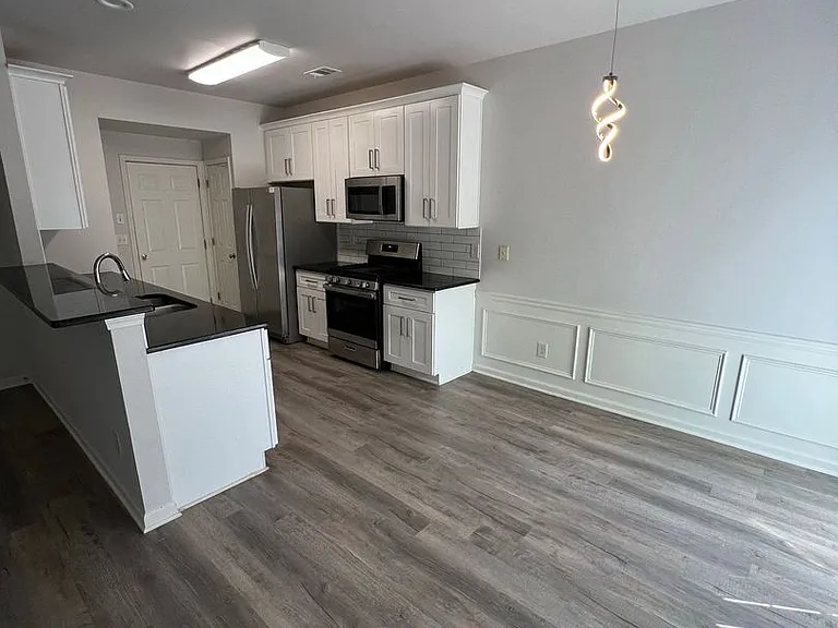 2048 Fosco Dr — Photo 9