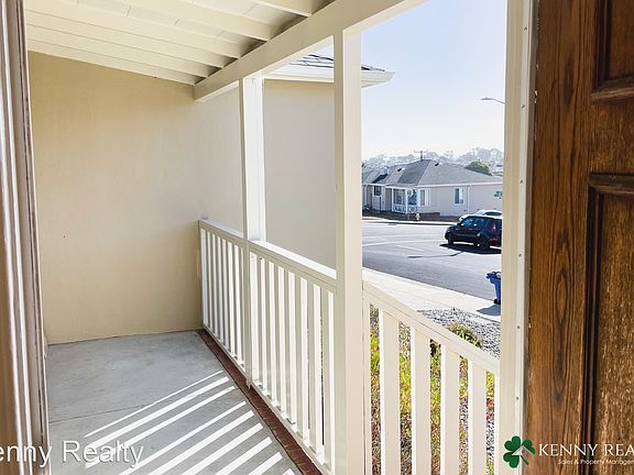 3rd image of 402 Hazelwood Dr