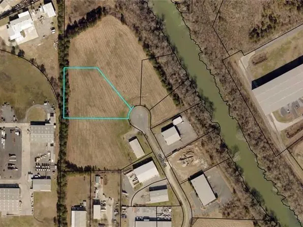 52 Curtis Ct SW, Cartersville, GA 30120