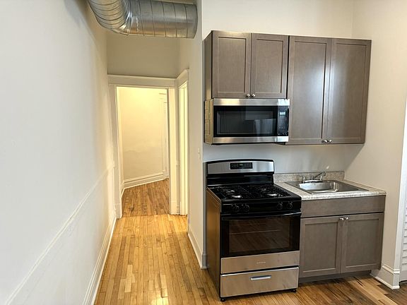 3rd image of 4058 W Hirsch St #2