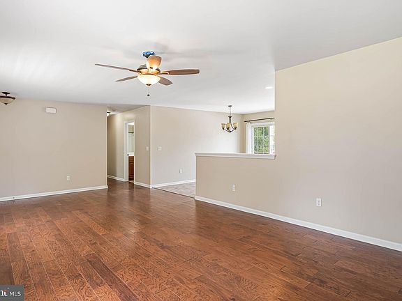 5th image of 6768 Mason David Ln