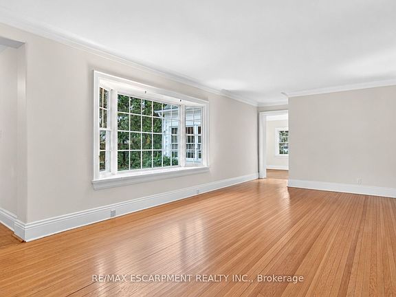4th image of 3046 South Dr