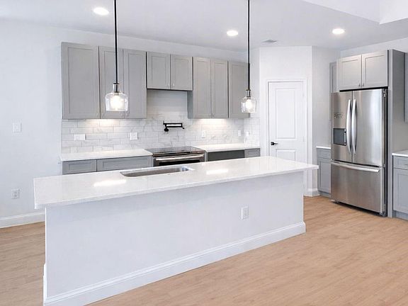 3rd image of 25717 John Wayne Rd