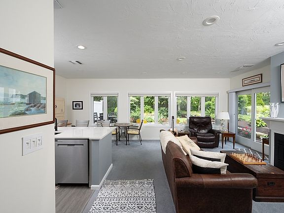 5th image of 36 Westcliff Dr