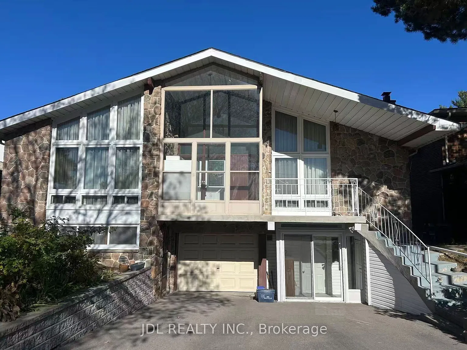 2 bed, $1,200 — Photo 1