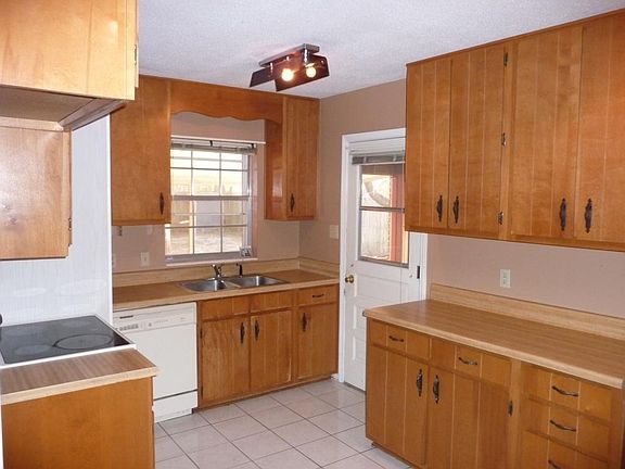 3rd image of 306 22nd St