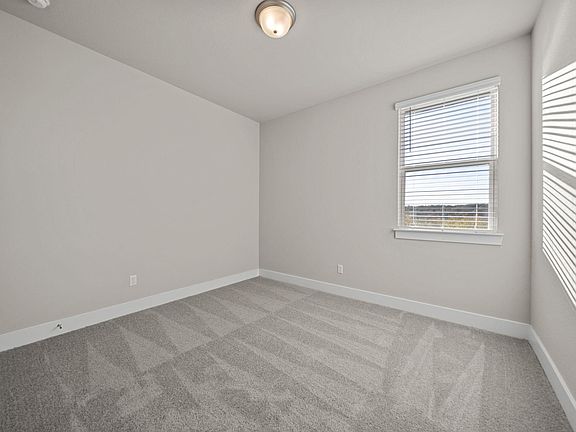 4th image of 219 Pinnacle Ln