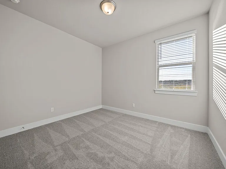 219 Pinnacle Ln — Photo 4