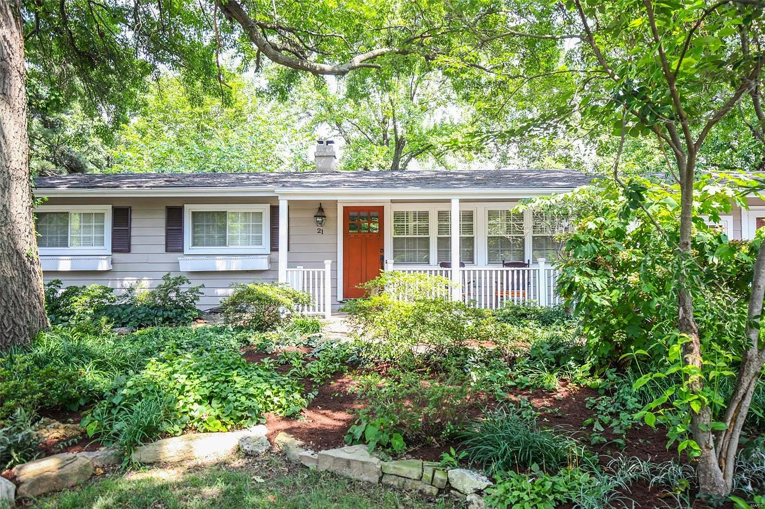 21 Alfresco Dr photo 1