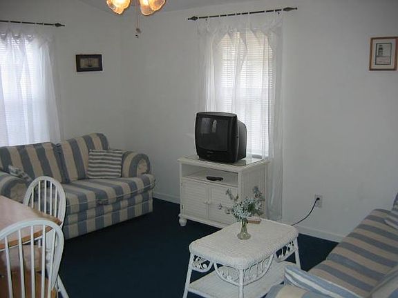 4th image of 2406 Arctic Ave