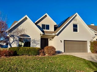 10 Prenzler Dr, Bloomington, IL 61704