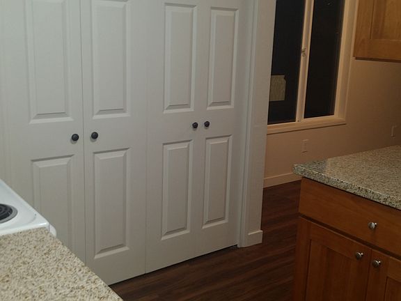 KITCHEN LAUNDRY CLOSET