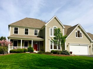 580 Stony Hill Ln, Crystal Lake, IL 60012