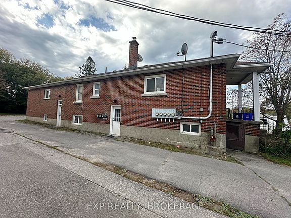 3rd image of 88 Joseph St