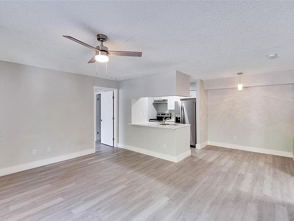 3rd image of 8718 Mallard Reserve Dr