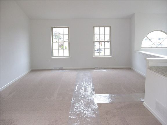4th image of 106 Laray Dr