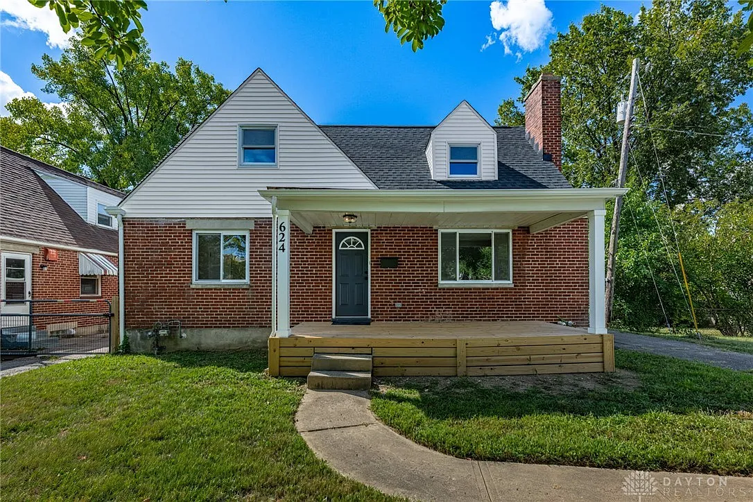 624 Cherry Dr photo 1