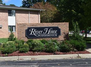 1253 Island Dr APT 203, Ann Arbor, MI 48105
