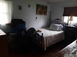 182 Central Park Rd, Plainview, NY 11803