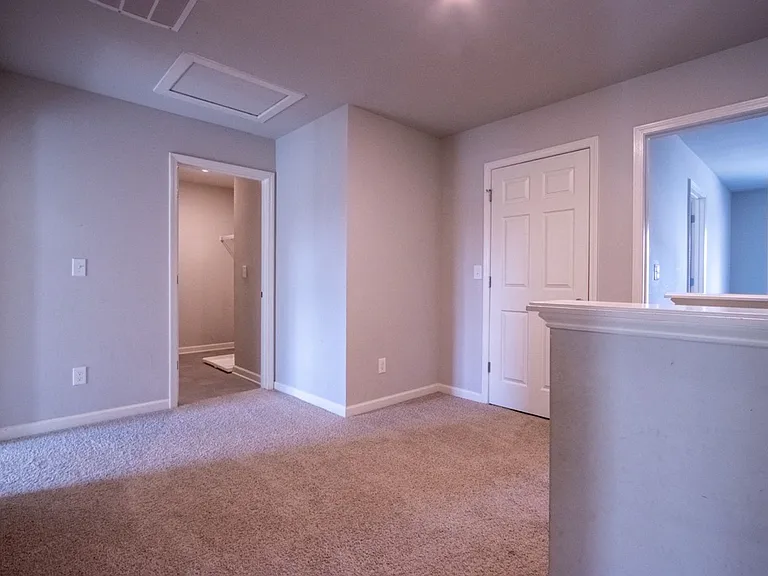 325 Park West Blvd — Photo 22