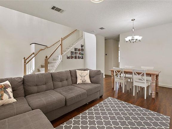 3rd image of 8147 Hawick Dr