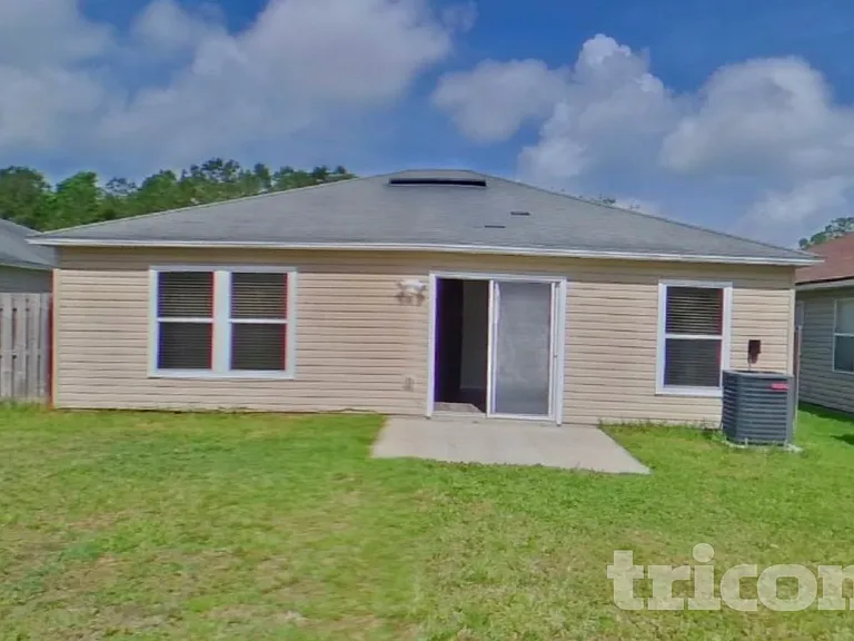 11931 Alexandra Dr — Photo 15