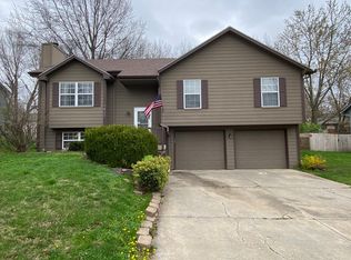 1429 SW Walnut St, Lees Summit, MO 64081