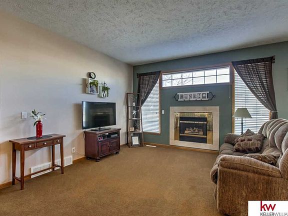 3rd image of 6746 Aspen St
