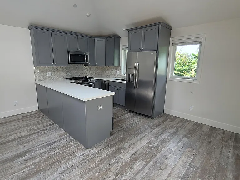 704B Laurel Ave — Photo 7