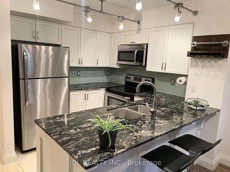 19 Northern Heights Dr #403 — Photo 3