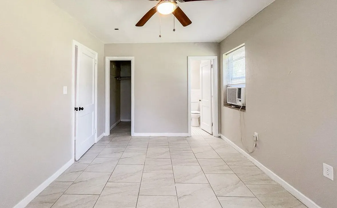 8 Rowland Ct — Photo 3