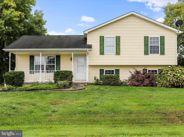 227 Corvette Dr, Martinsburg, WV 25405