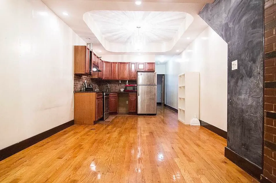 193 Wilson Ave #2R