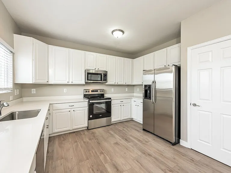 24762 E Wyoming Cir — Photo 10