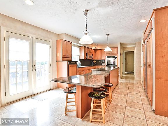 alternate side of the island with seating