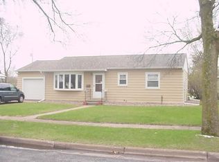 1423 Bend Ct, Eau Claire, WI 54701