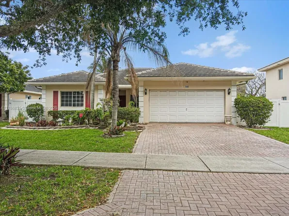 300 NW 17th Ave, Pompano Beach, FL 33069