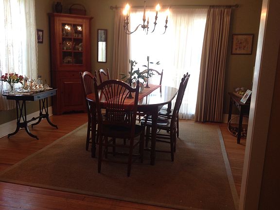Formal dining room