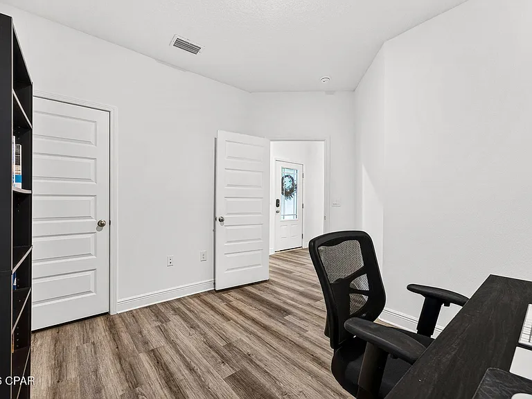 224 Butler Cv — Photo 33