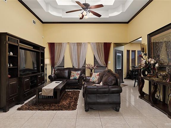 4th image of 1502 Eucalyptus St