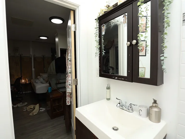 648.5 W Roscoe St #DG — Photo 15