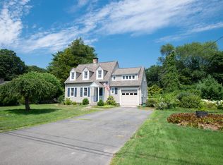 13 Maple Ave, Essex, CT 06426