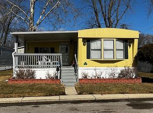 884 Jan Marie Ln, Elgin, IL 60120