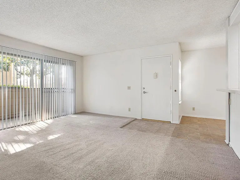 1130 E Alosta Ave — Photo 18