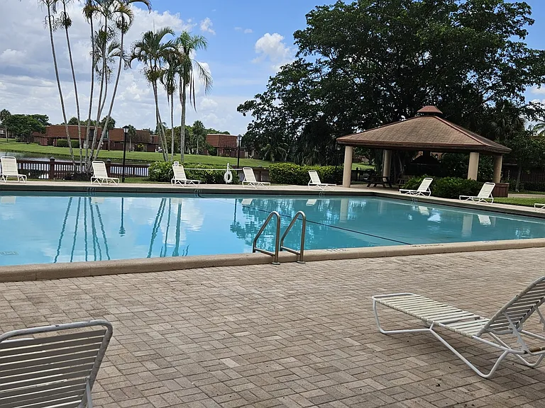 11865 SW 11th Ct — Photo 20